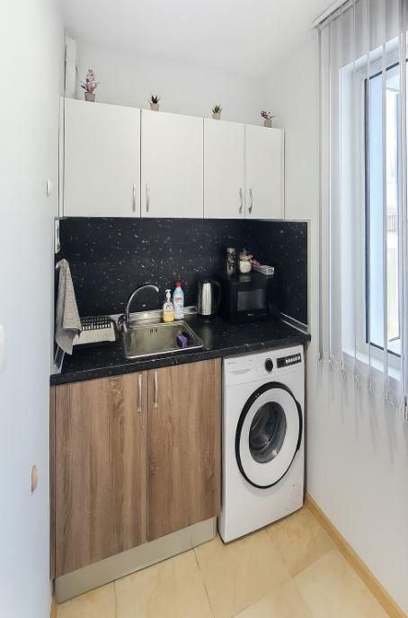 Дава се под наем Едностаен апартамент в Варна, Център - 30 кв.м за 348.84 € - Снимка #4