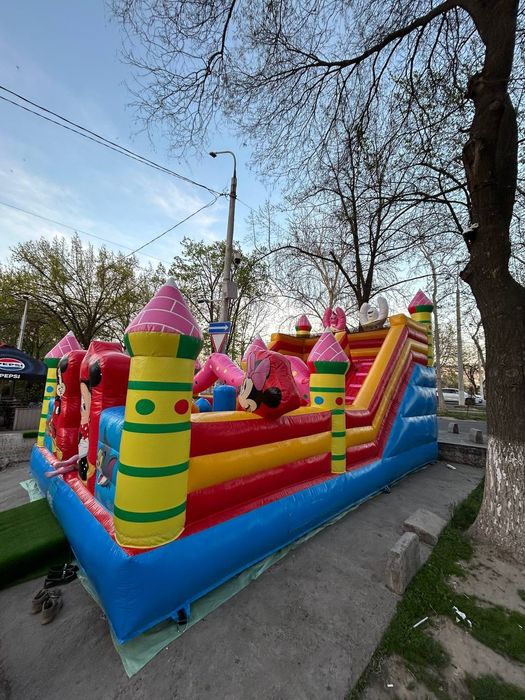 Batut arenda tuy tugʻilgan kun marosimlarga