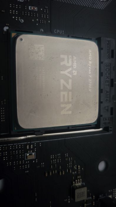 Ryzen 7 2700 x .