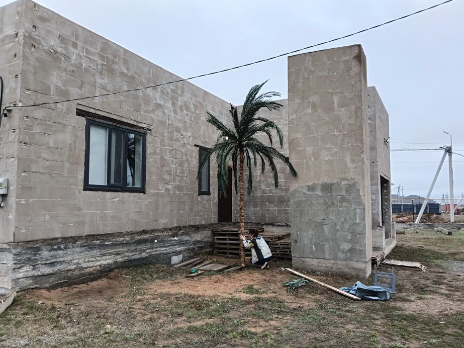 Продам искусственные пальмы