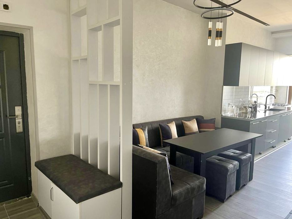 Yakkasaroy tumani Salamatinada Navastroyka sotiladi.50kv.m Evro remont