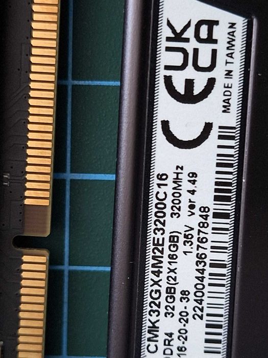 Memorie Corsair Vengeance LPX Black 32GB, DDR4, 3200MHz, CL16, Dual Channel Kit