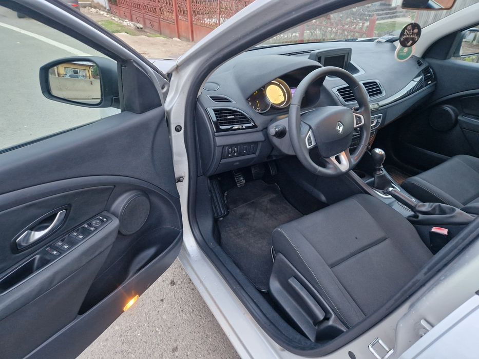 Renault Megane 3 an 2011, 1.5 dci 110 CP 6 trepte