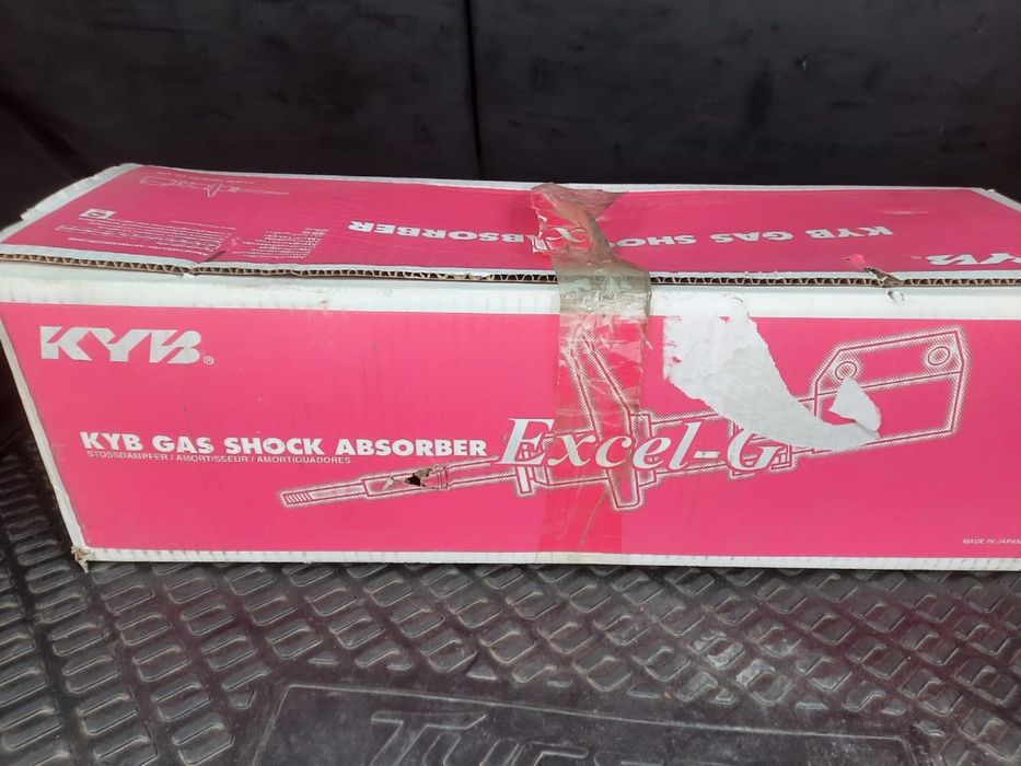 Продам амортизаторы передних стоек KYB