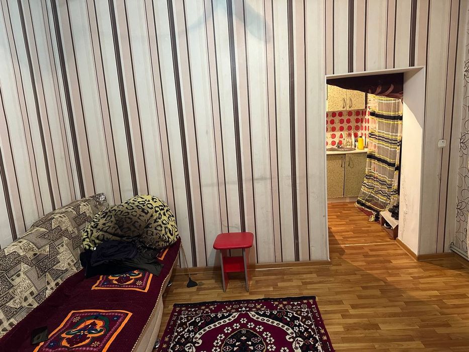 Продаю дом возле базара есть газ вода