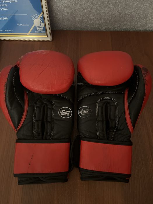 Перчатки для бокса VELO