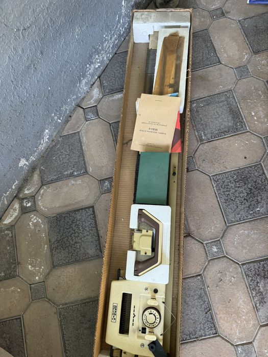 Вязальная машина Нева