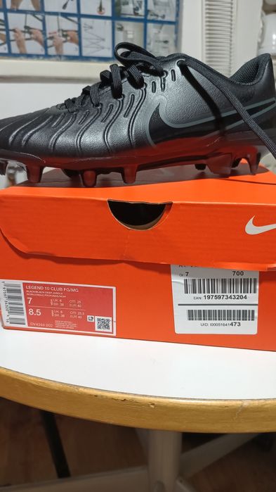 Adidași fotbal Nike Legend 10 Club FG/MG măsura 40