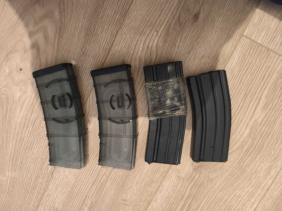 Arcturus AR-15 arma airsoft, Luneta LPVO VictOptics 1-6x, HOLO