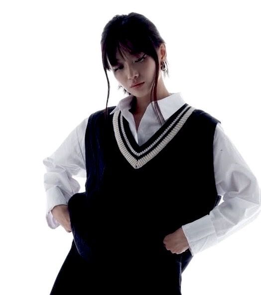 Черная школьная жилетка