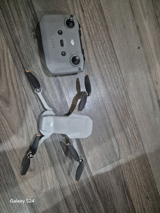 Drona dji mini 2 SE.