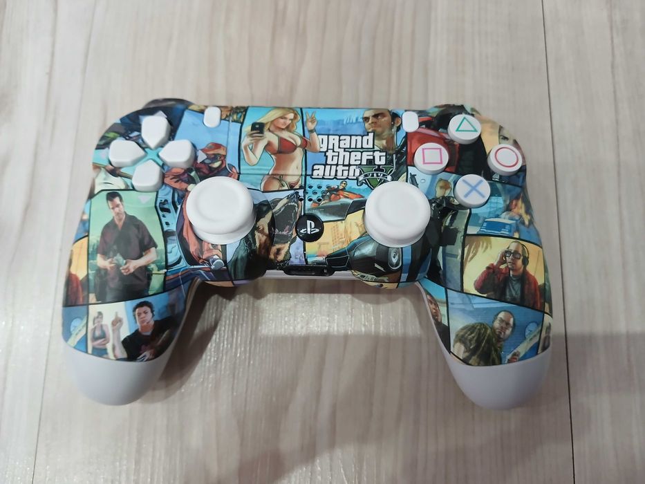 Уникални ЛИМИТИРАНИ Джойстици за PS4 / PC – Чисто Нови (Spider-Man & GTA V)
