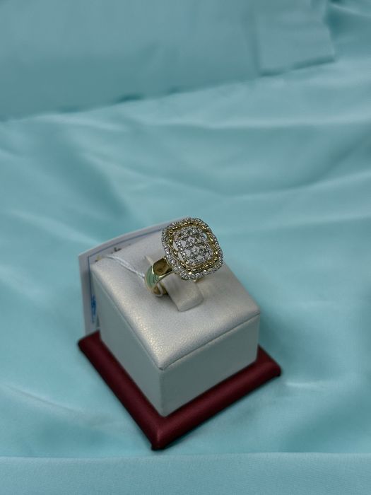 Золотое кольцо с бриллиантами