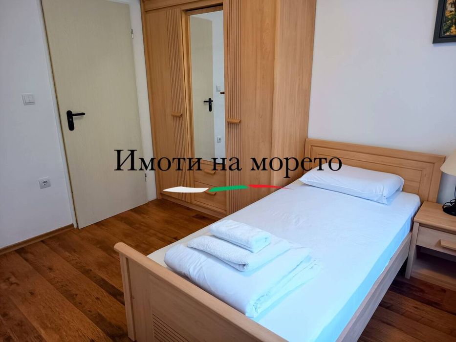 Под наем тристаен с пряк изглед море