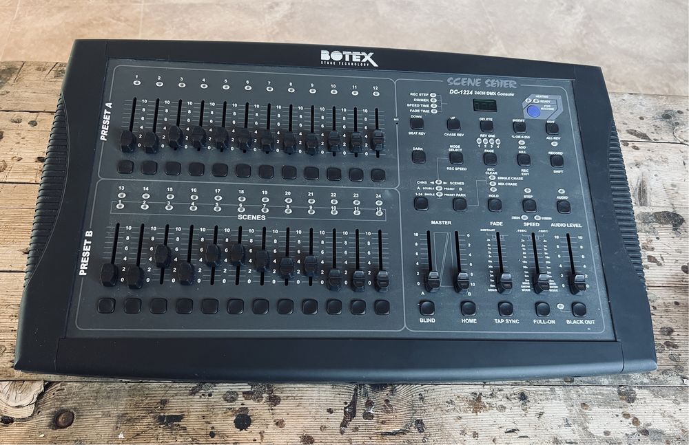 Pachet full evenimente( platforma 360, consola, schela si lumini)