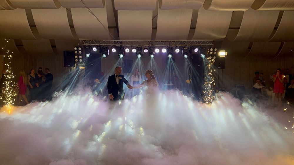 Dj-Mc,Scena,Ecran Led,Schela de Lumini,Sonorizare,PistoaleCO2 Band-uri