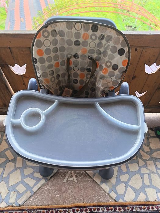 Scaun de masa bebelusi cu masuta detasabila