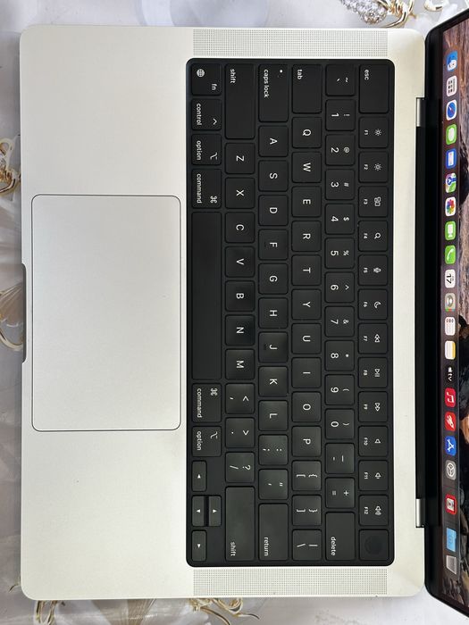 Macbook Pro 14, M3 8/512Gb, Идеал