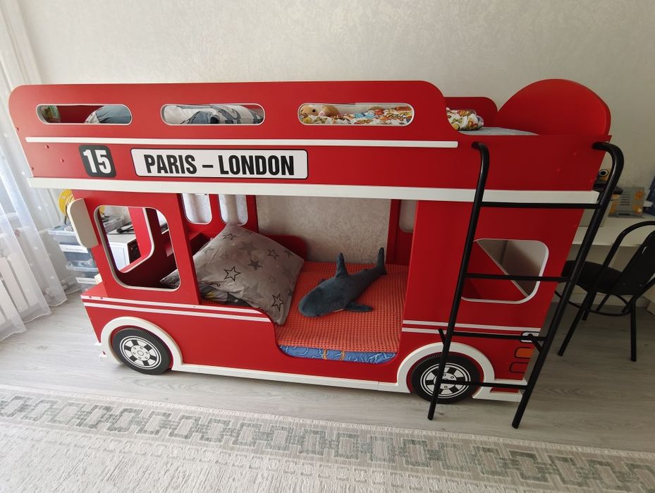 Детская кровать автобус