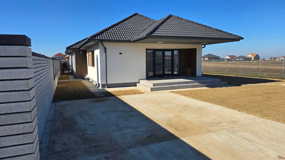 Ansamblu privat de case premium in Sanmartin | Strada privata | Disponibilitate limitata