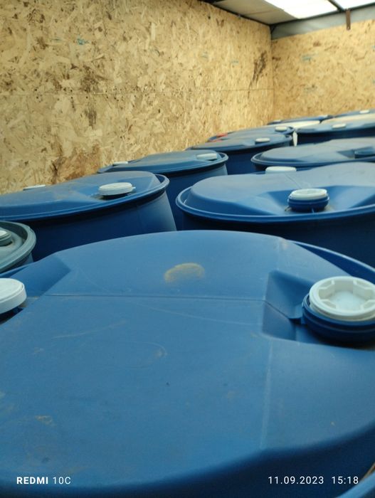 Продам бочки бу 200 лит пластик.