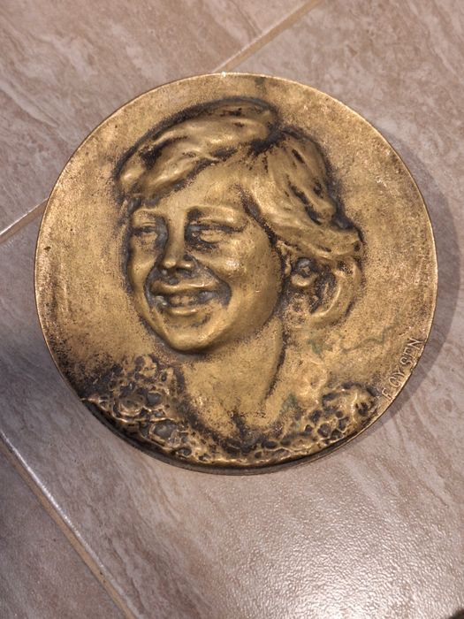 П-са Даяна от F.GYSEN