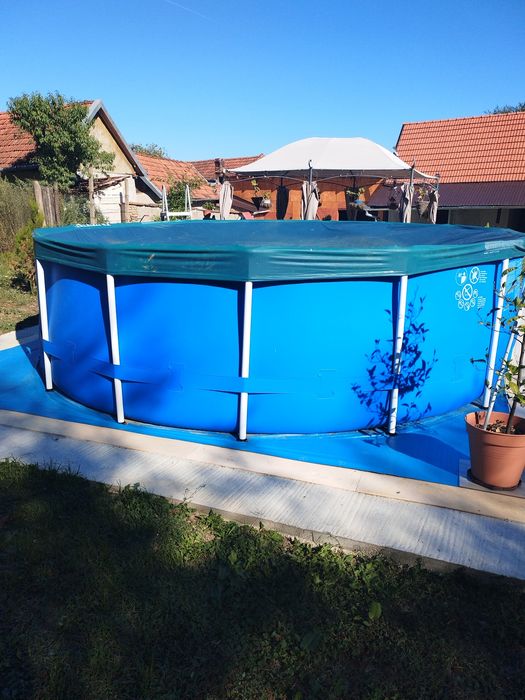 Vând piscină rotundă