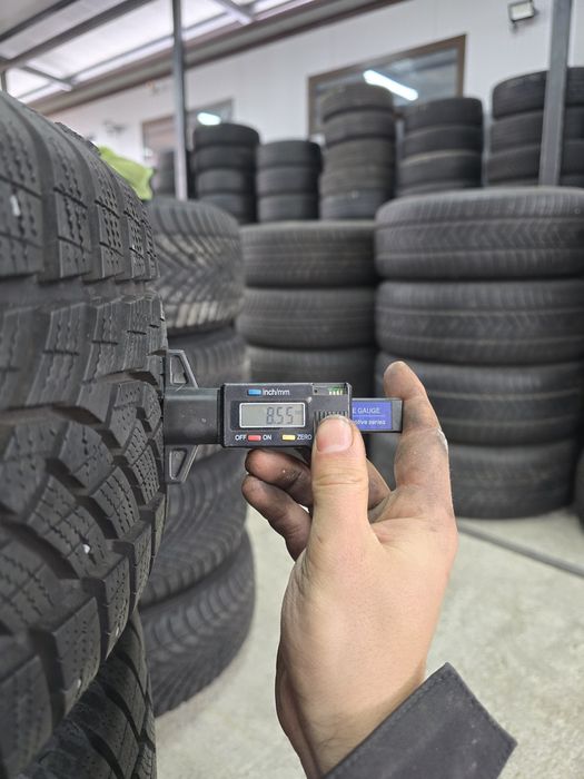 4 Броя 215/65/16 Goodyear 2x8,5mm 2x7,5mm