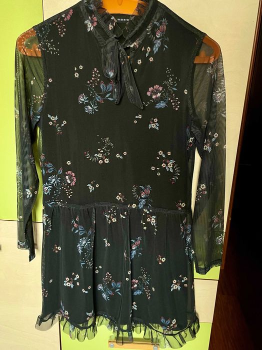 продам черное платье из reserved