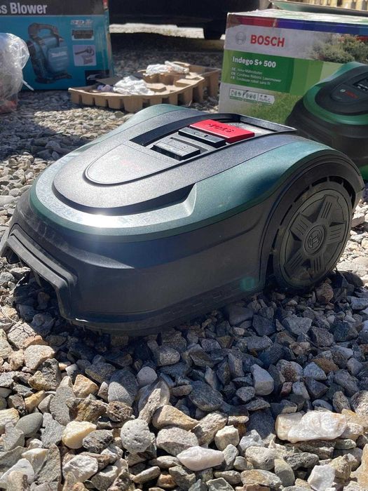 Robot de tuns iarba Bosch Indego S+ 500 (doar robotul)