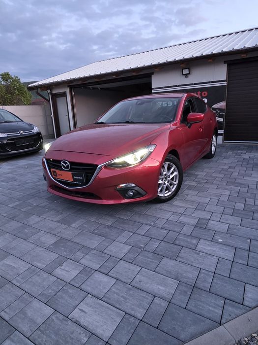Mazda 3  2,0 Benzina 120 Cp.Bi-xenon posibilitatea rate trasport gratuit Garanție