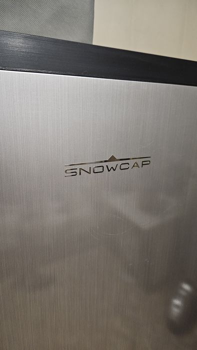 Морозильник вертикальный морозилка 179л snowcup