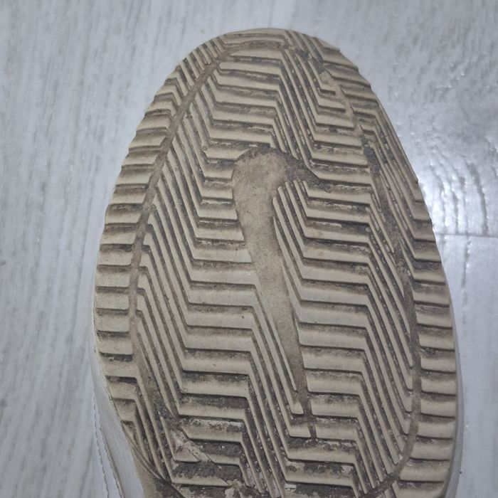 Дамски Найк добре запазен много удобен