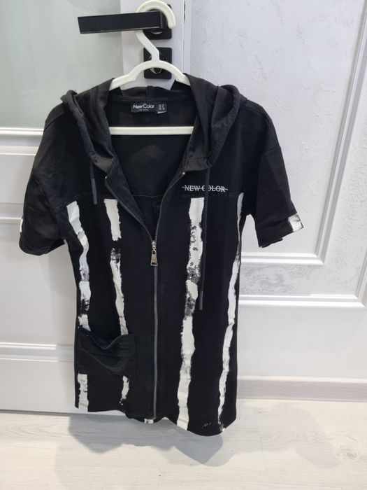 Разбираю гардероб.