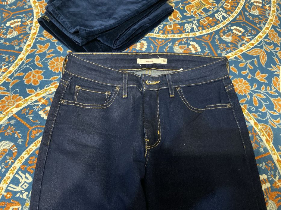 Джинсы levis.