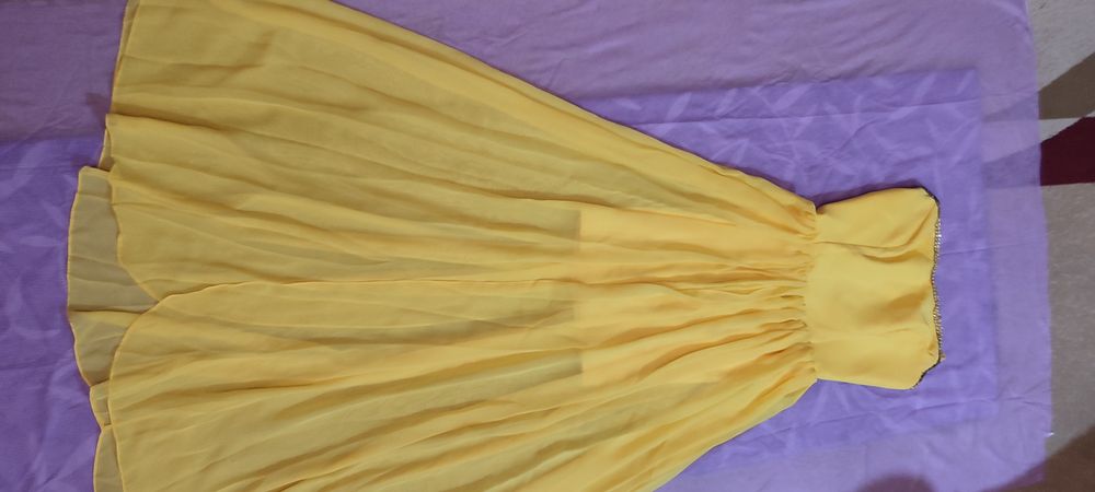 Нарядное платье ярко жёлтого цвета размер 44-46