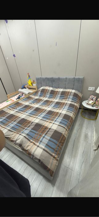Кровать двуспальная