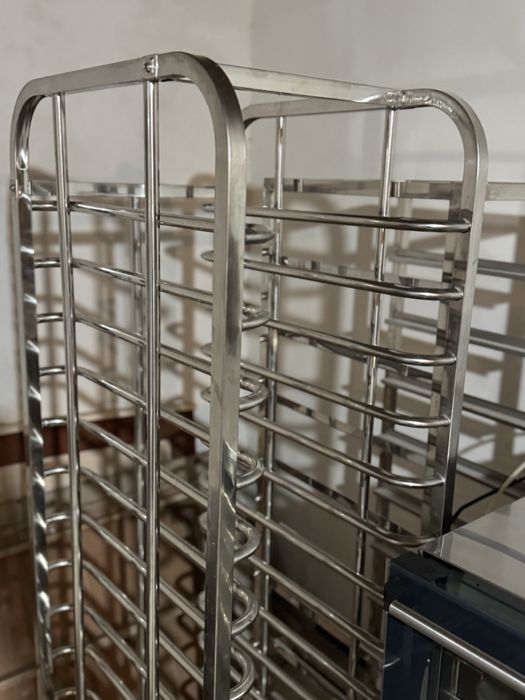 Продаются стеллажи(шпильки) новые