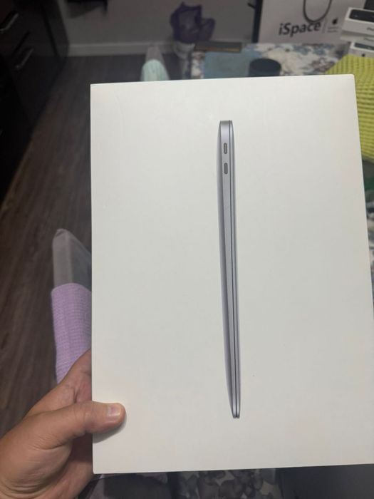 Продам ноутбук Macbook
