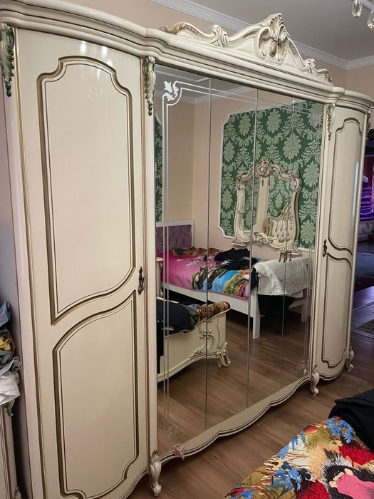 Спальный гарнитур