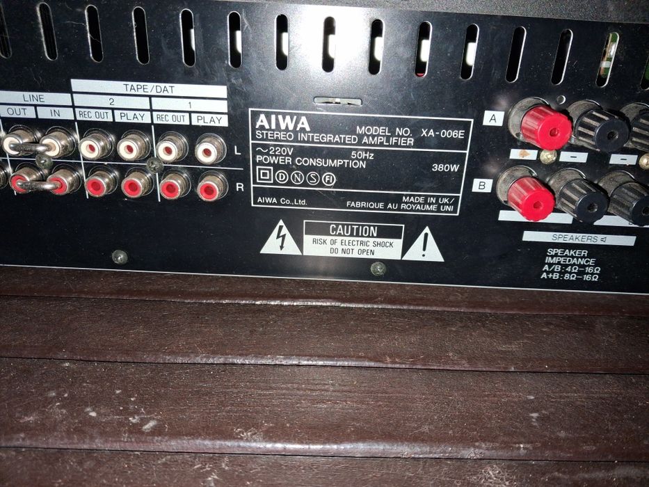 Vind  amplificator. Aiwa in stare perfecta de funcționare cu bluetooth