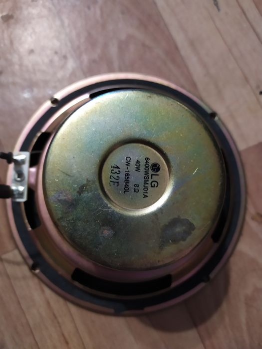 Динамик 40  w , 8 ом новый , Басовый . .