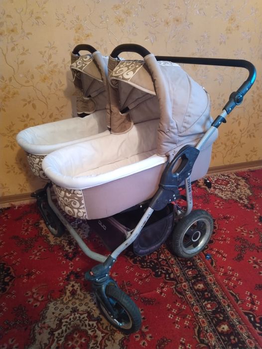 Продам коляску  для двойни