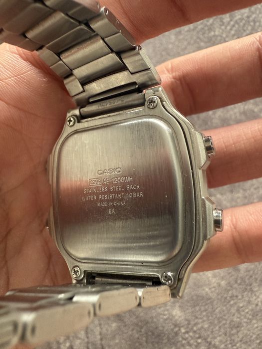 Часы Casio иллюминатор