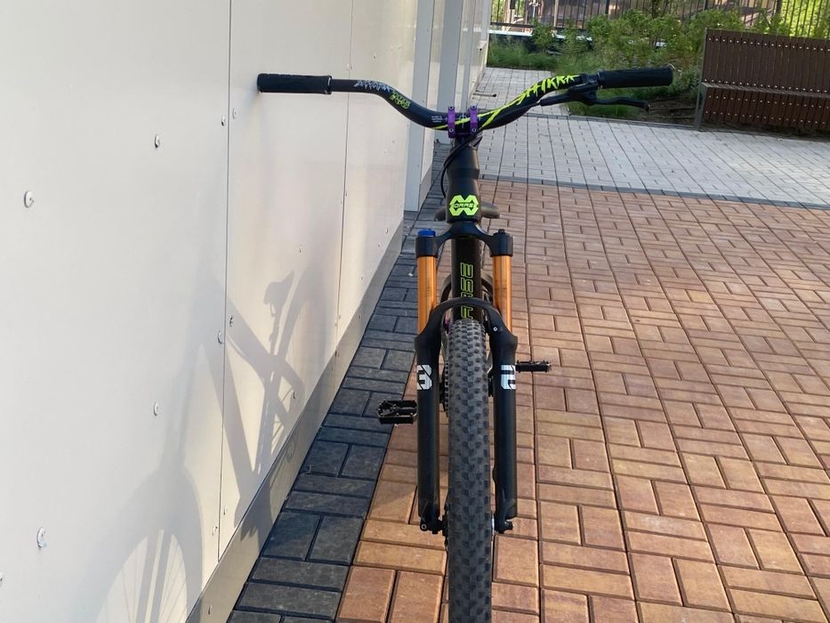 Mtb dirt street jump
