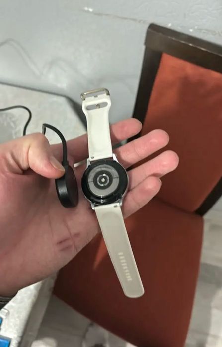 Продам Samsung Galaxy Watch active 2