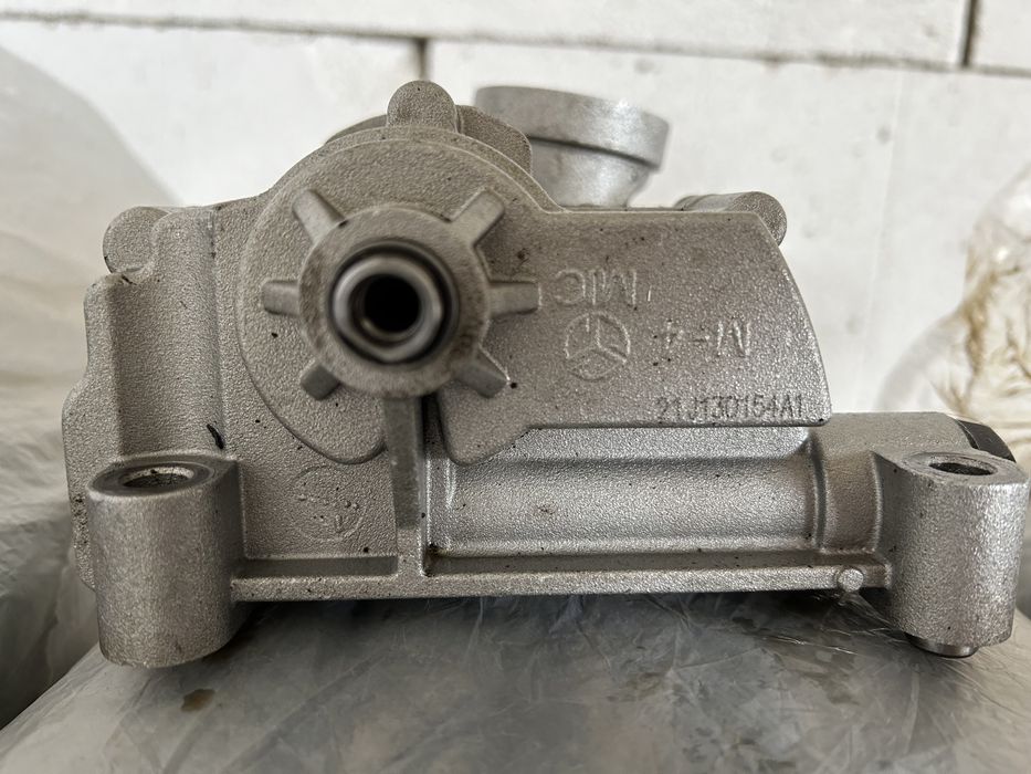 Насос маслянный Mitsubishi