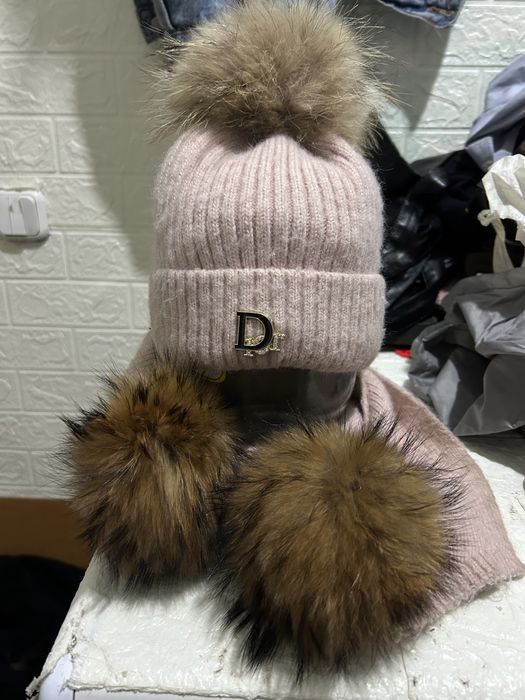 Шапка для девочек с шарфом.