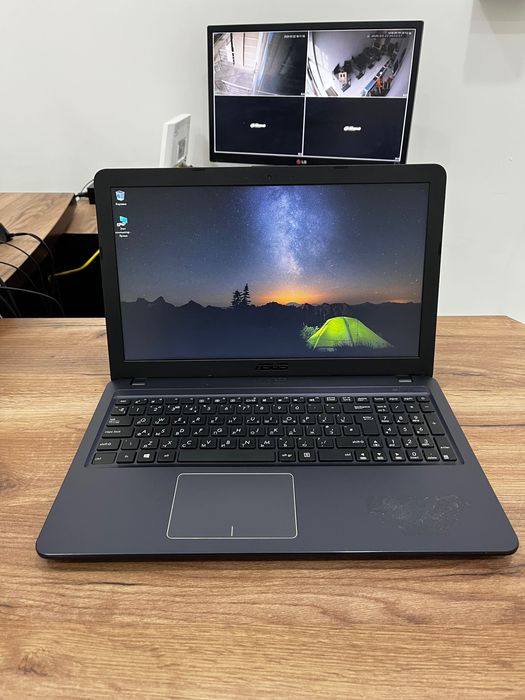 Офисный Ноутбук Asus отлично подойдет для дома или офиса