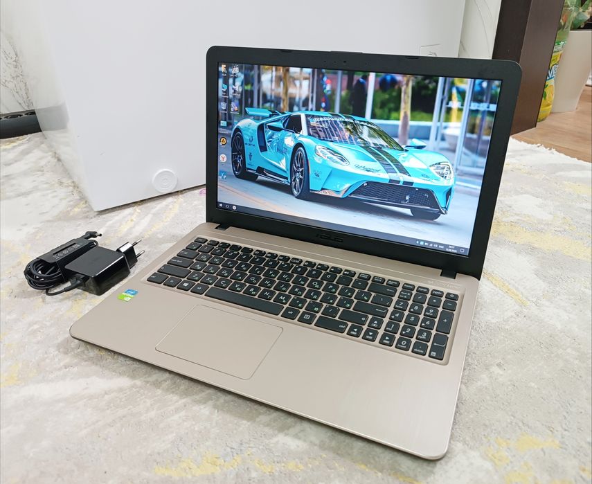 Ноутбук ASUS Full HD Качество.